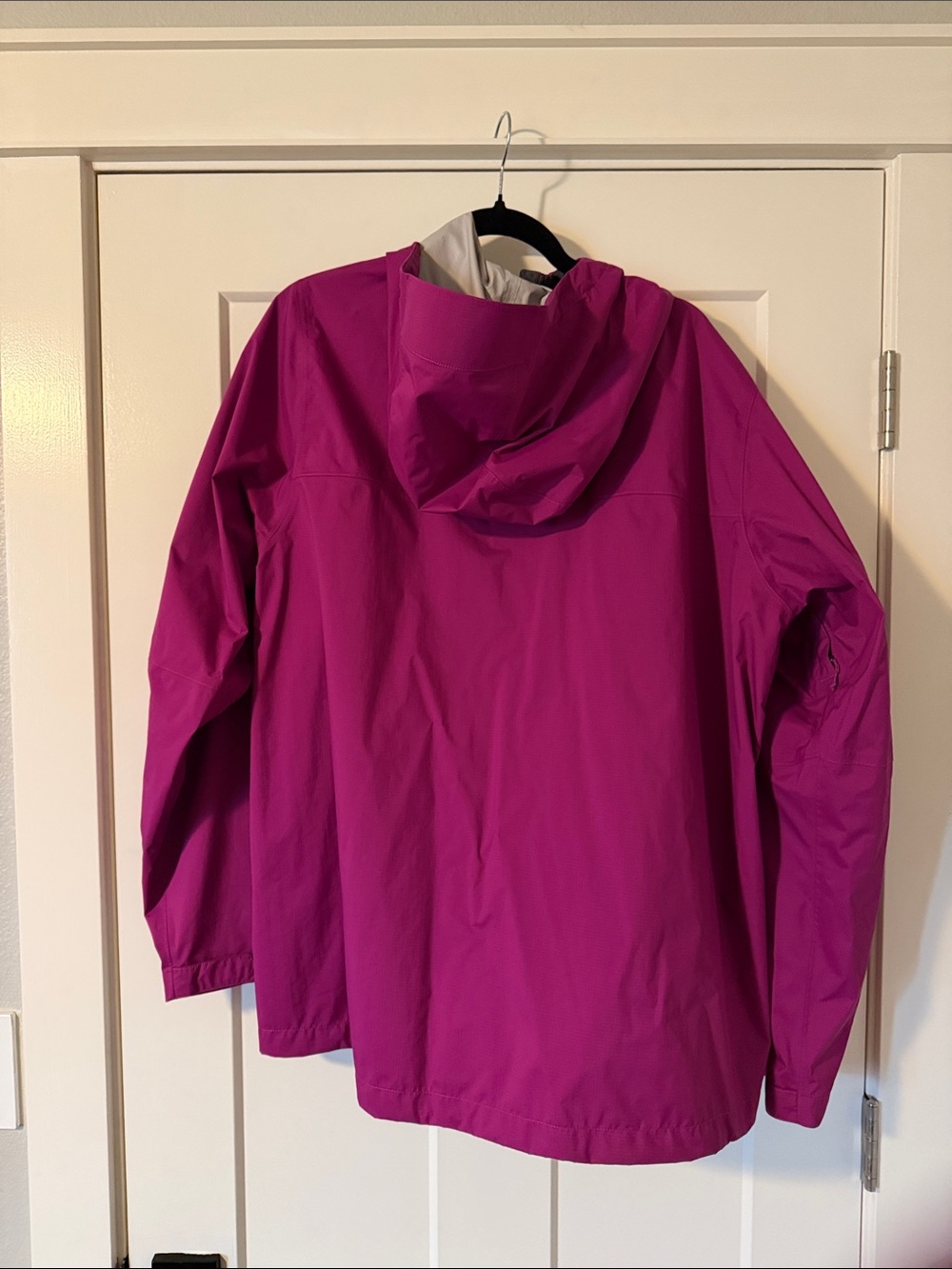 REI Women's Bright Magenta Hooded Rain Jacket - Picture 4 of 4